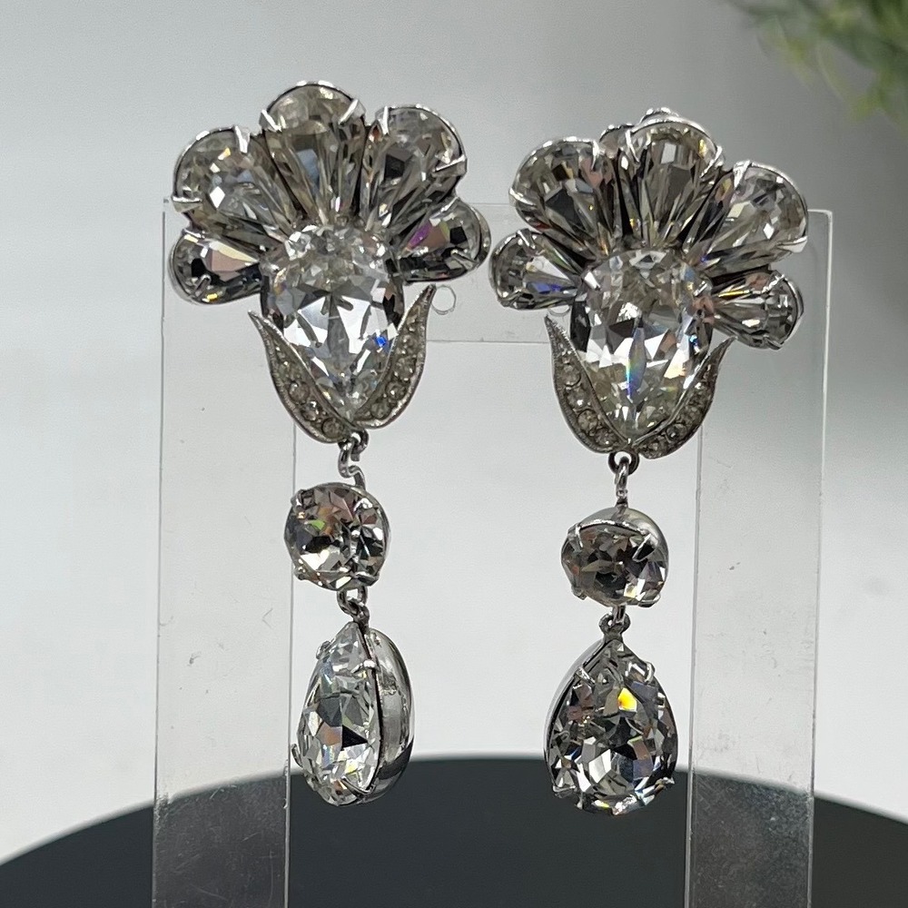 Weiss Vintage Clear Faceted Bling Rhinestone Chandelier Bridal Clip on earrings